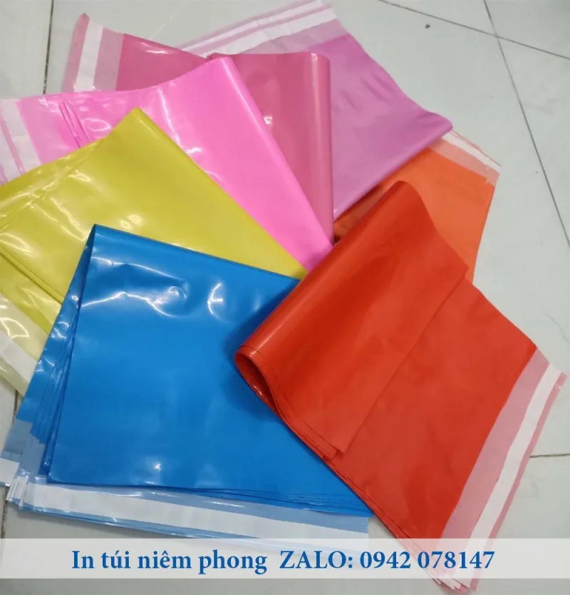 túi niêm phong đóng hàng quần áo